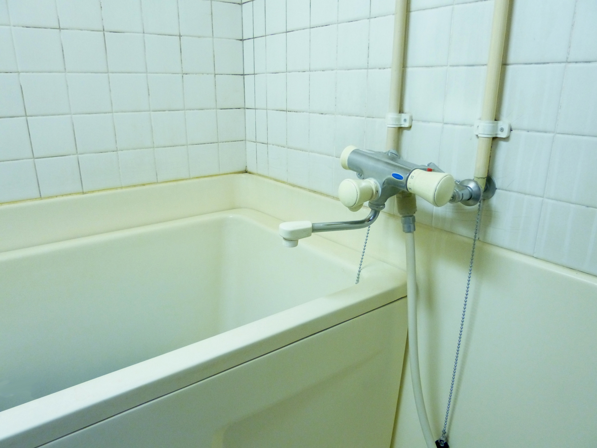 みちのくリペア仙台　補修前浴槽のイメージ画像